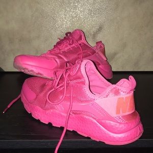 PINK nike huaraches